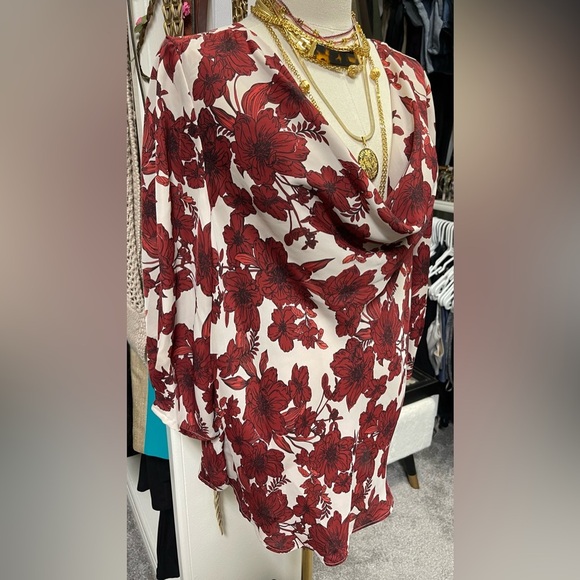 Preview. Red flower blouse. size 14. - Picture 3 of 8